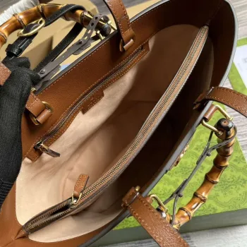 Gucci 750394 Gucci Diana Medium Tote Bag Cuir leather