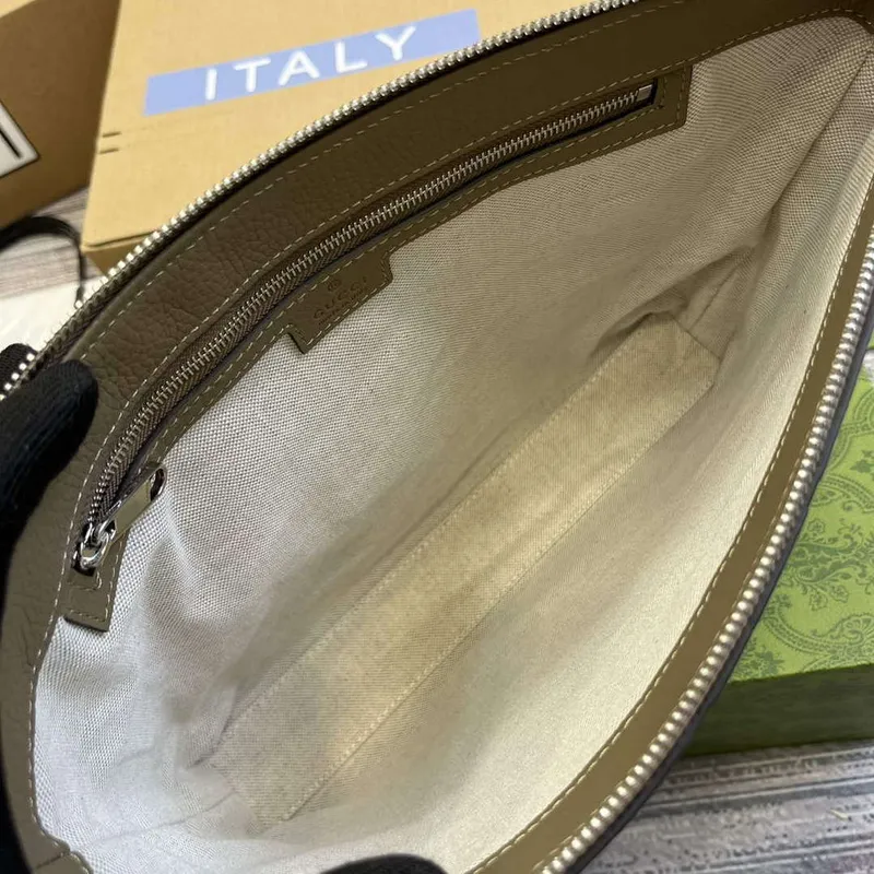 Gucci 696009 Jumbo GG Medium Messenger Bag Taupe