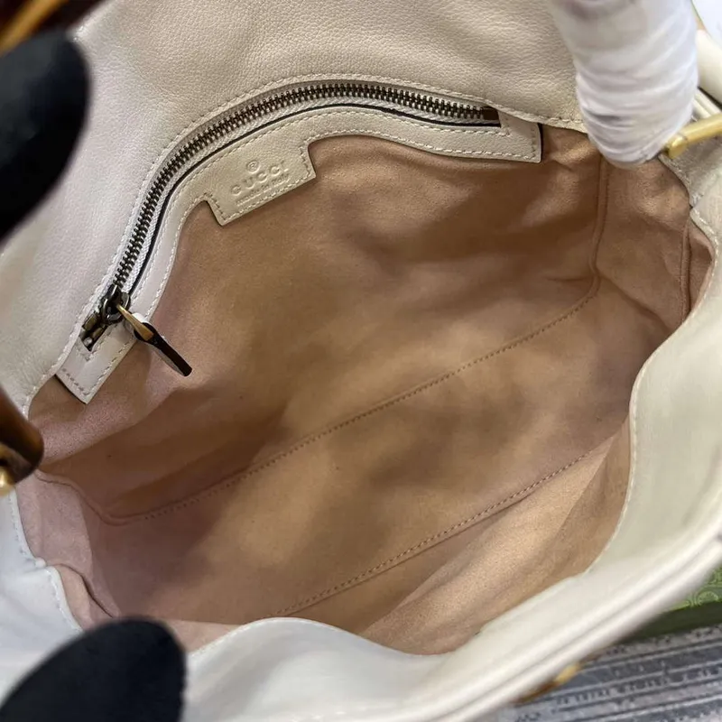 Gucci 746251 Gucci Diana Small Shoulder Bag White