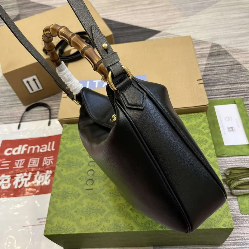 Gucci 746124 Gucci Diana Medium Shoulder Bag Black