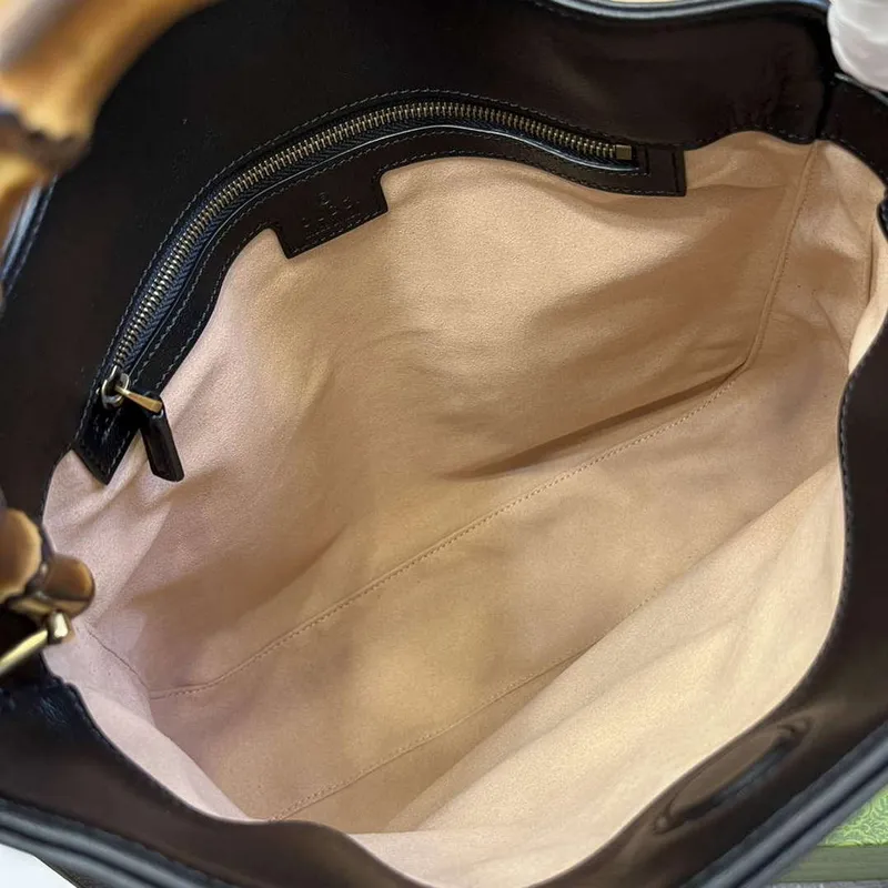 Gucci 746124 Gucci Diana Medium Shoulder Bag Black