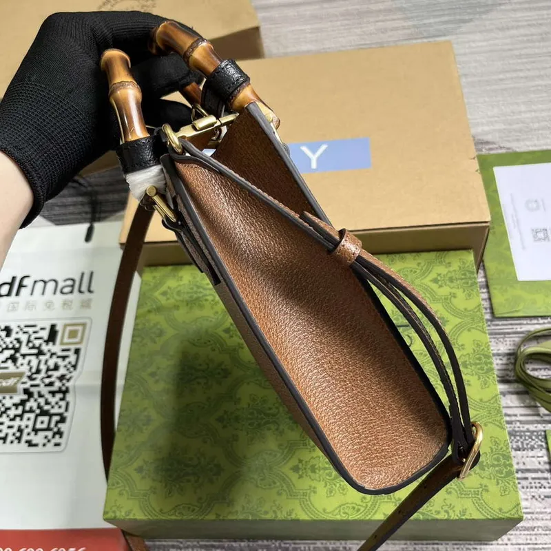 Gucci 739079 Diana Mini Tote Bag Cuir leather