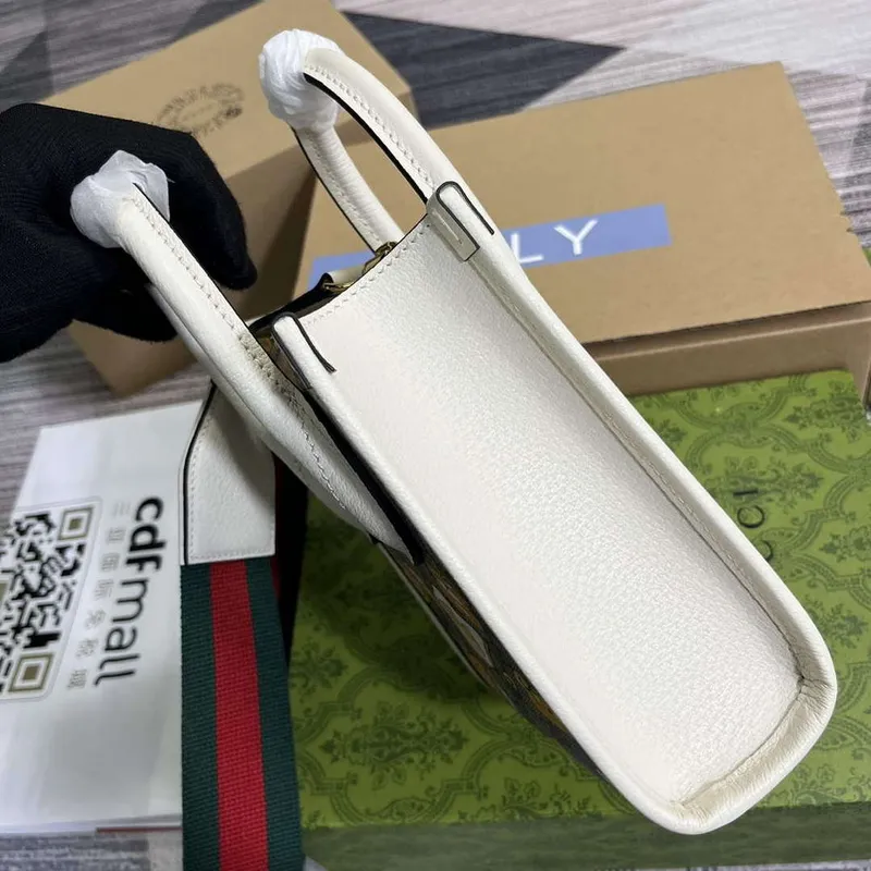 Gucci 699406 Gucci animal print mini tote bag