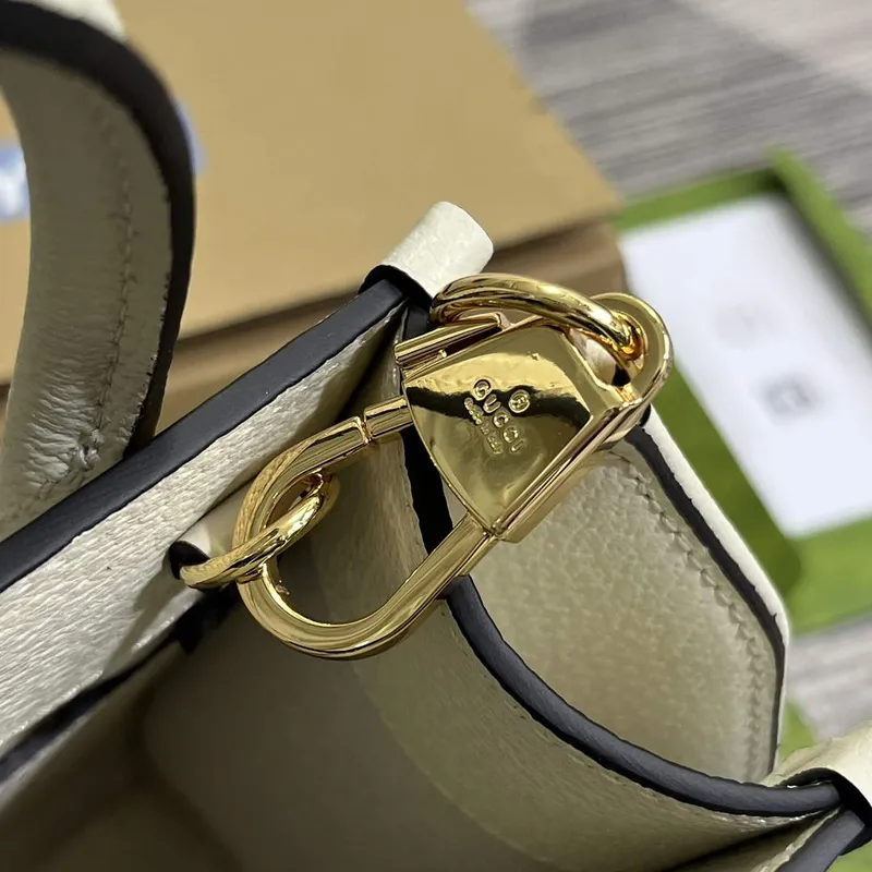 Gucci 699406 Gucci animal print mini tote bag