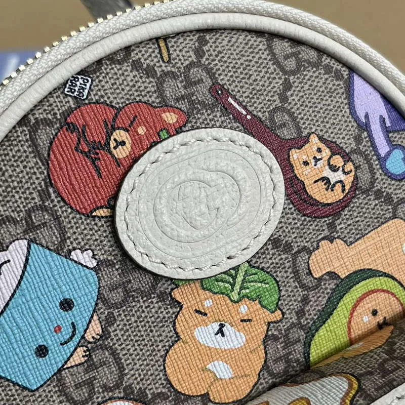 Gucci 725654 Gucci animal print multi function bag