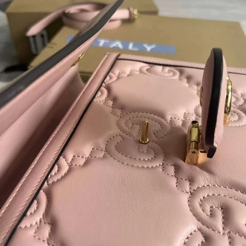 Gucci 736877 GG Matelassé Handbag Pink