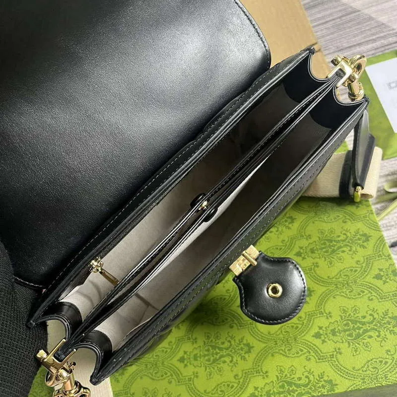 Gucci 736877 GG Matelassé Handbag Black