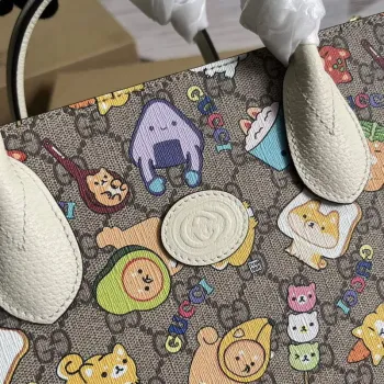 Gucci 680956 Gucci animal print small tote bag