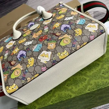 Gucci 680956 Gucci animal print small tote bag
