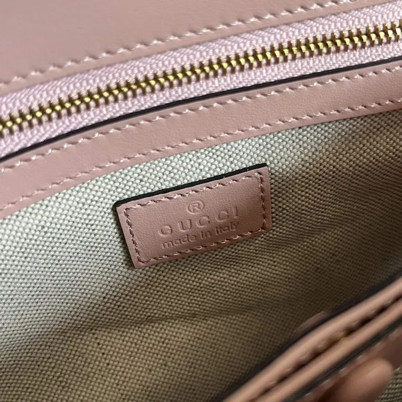 Gucci 724529 GG Matelassé Small Bag Pink