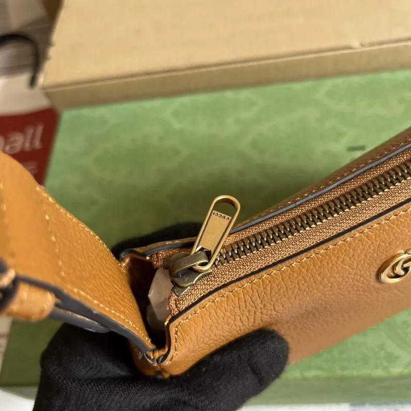 Gucci 739076 Aphrodite shoulder bag with Double G Cuir