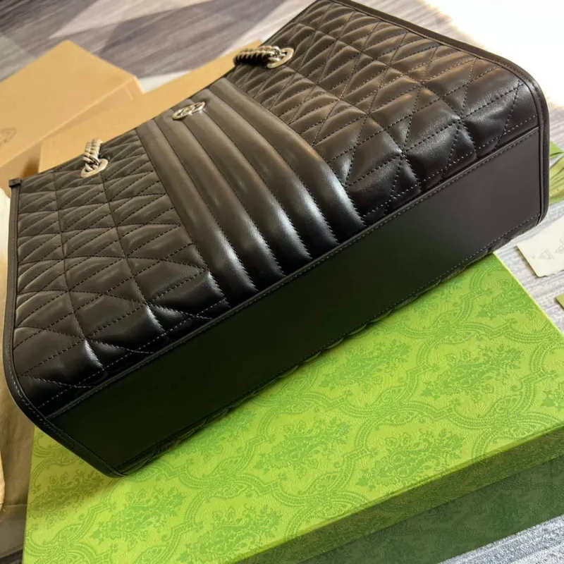 Gucci 675796 GG Marmont medium tote bag Black