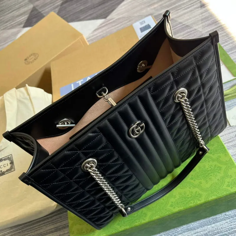 Gucci 675796 GG Marmont medium tote bag Black