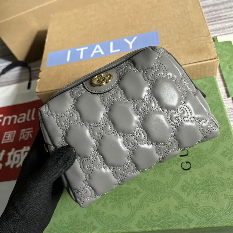 Gucci 726047 GG Matelassé Beauty Case Grey