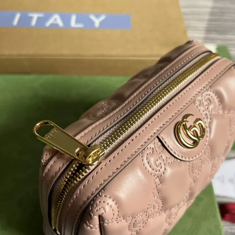 Gucci 726047 GG Matelassé Beauty Case Pink