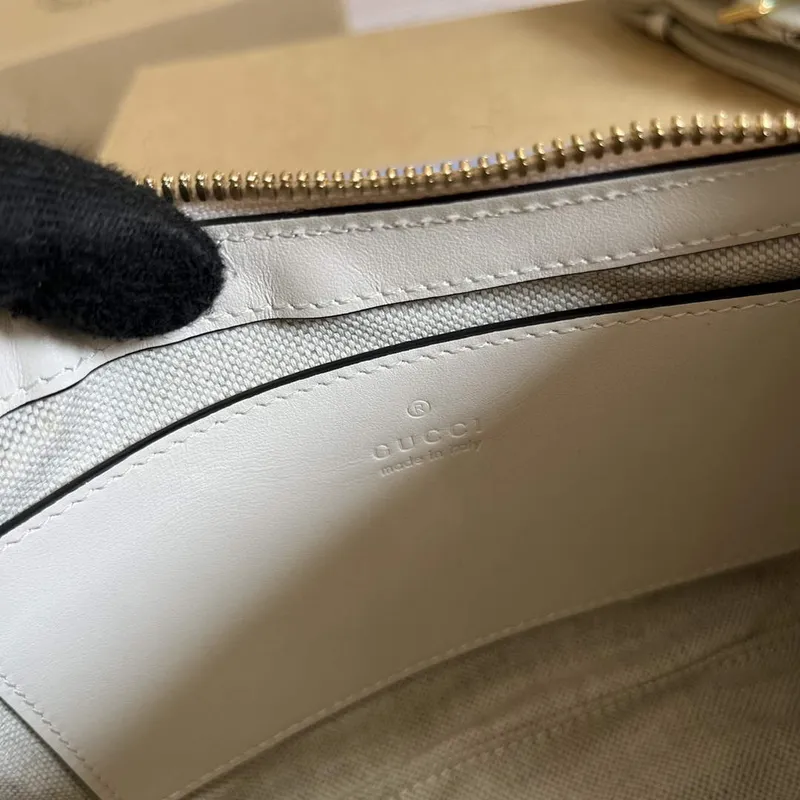 Gucci 735049 GG Matelassé Handbag White