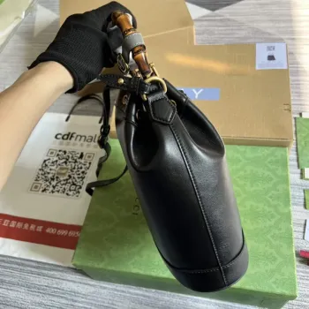 Gucci 724652 Diana Small Bucket Bag Black