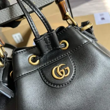 Gucci 724652 Diana Small Bucket Bag Black