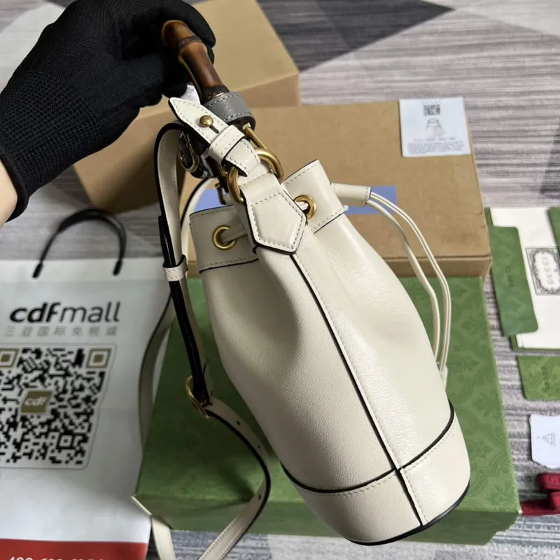 Gucci 724667 Diana Mini Bucket Bag White