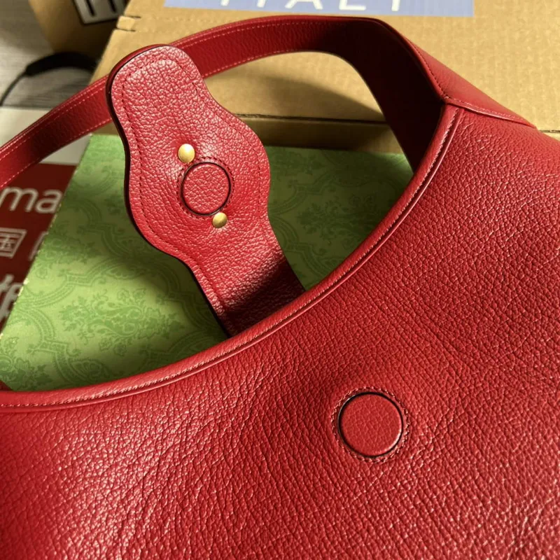 Gucci 726274 Aphrodite Medium Shoulder Bag Red