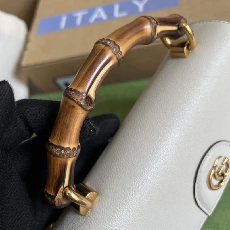 Gucci 675795 Gucci Diana mini shoulder bag White