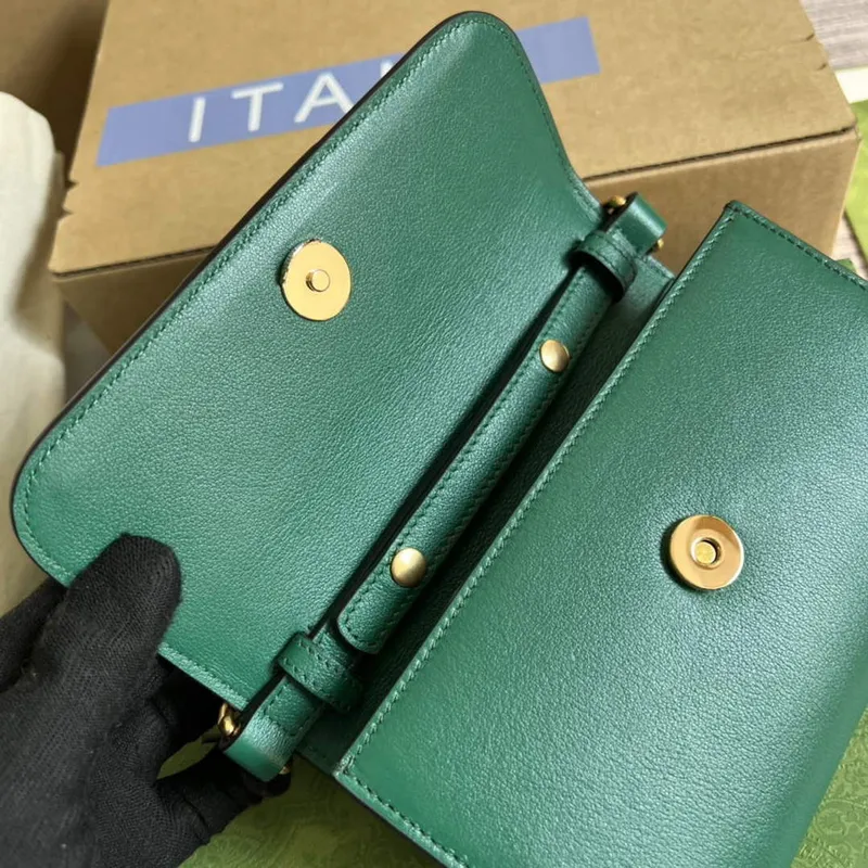 Gucci 675795 Gucci Diana mini shoulder bag Green