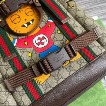 Gucci 690999 Gucci cat print skateboard backpack