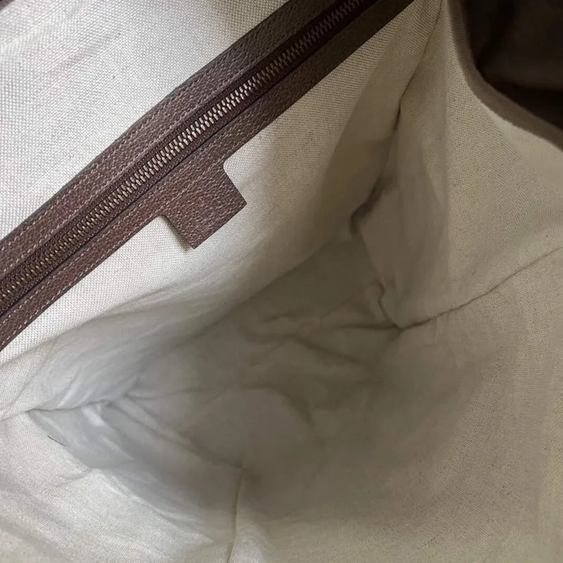 Gucci 690999 Gucci cat print skateboard backpack