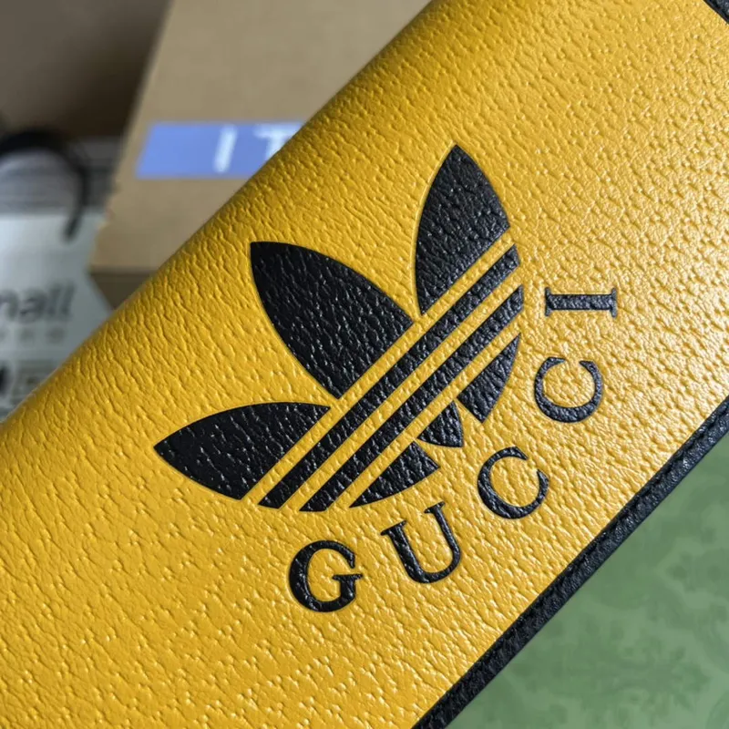 Adidas x Gucci  621892 wallet with chain Off black and yellow leather