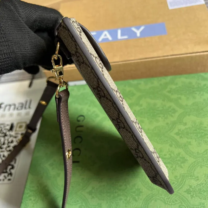 Gucci 700732 Gucci cat print phone case Brown