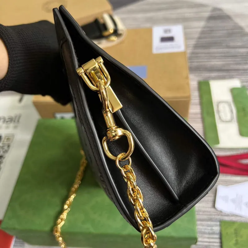 Gucci 702200 GG matelassé leather shoulder bag Black