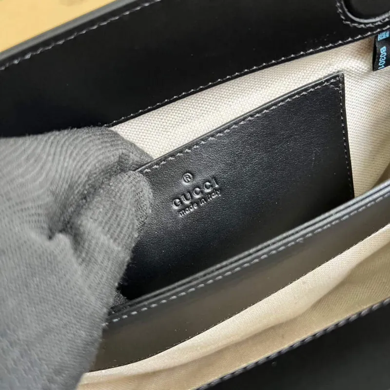 Gucci 702200 GG matelassé leather shoulder bag Black