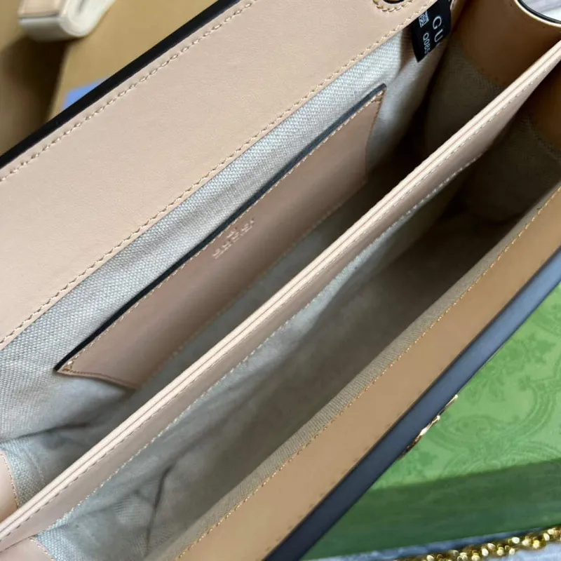 Gucci 702200 GG matelassé leather shoulder bag Beige