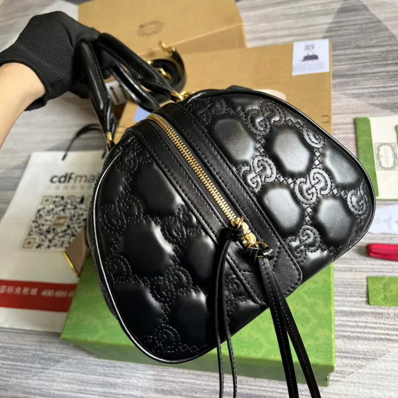 Gucci 702242 GG matelassé leather shoulder bag Black