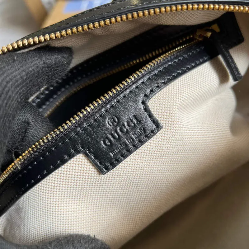 Gucci 702242 GG matelassé leather shoulder bag Black