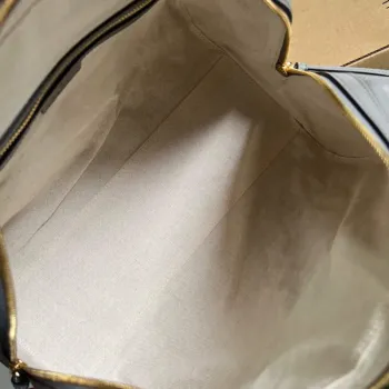 Gucci 702242 GG matelassé leather shoulder bag Dusty grey