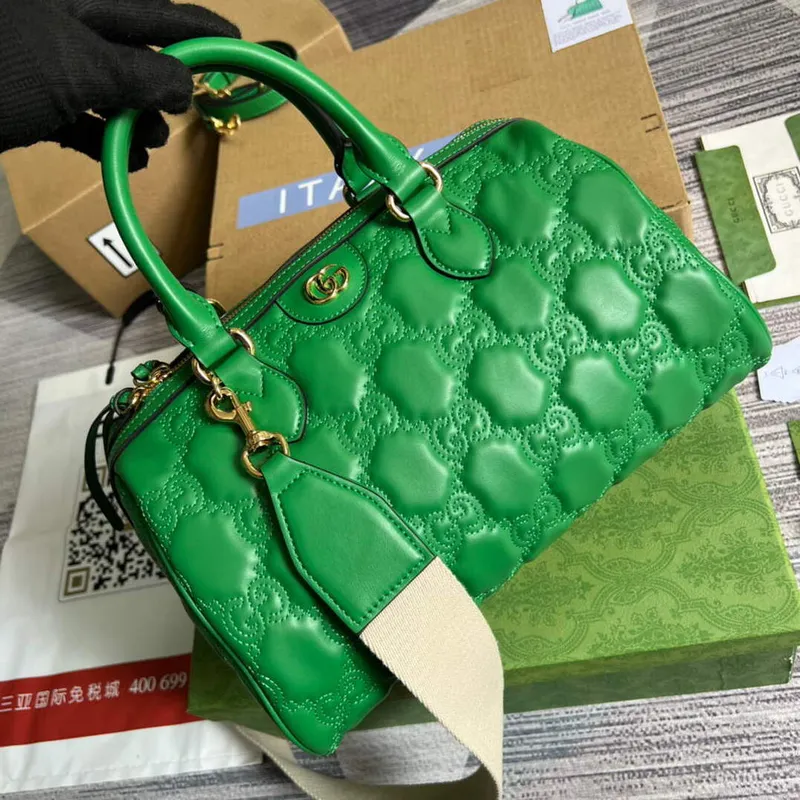 Gucci 702242 GG matelassé leather shoulder bag Bright green