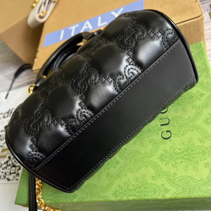 Gucci 702251 GG matelassé leather top handle bag Black
