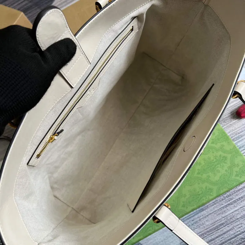 Gucci 631685 GG matelassé leather medium tote Bag White