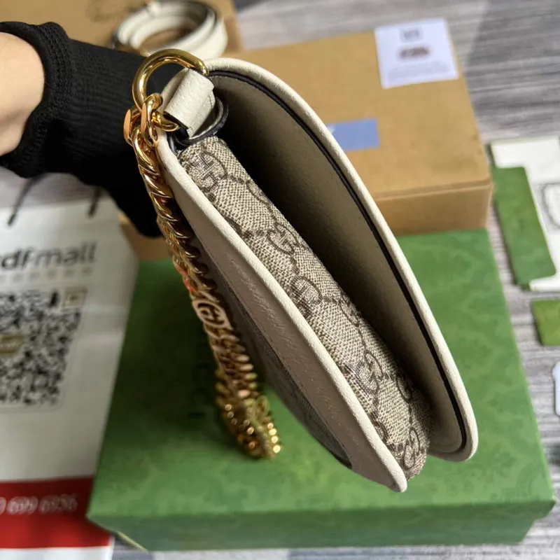 Gucci 699268 Gucci Blondie shoulder bag GG Supreme canvas White