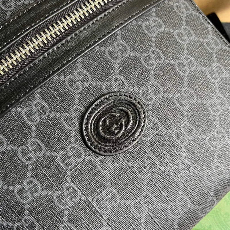 Gucci 681021 GG Supreme messenger bag Black