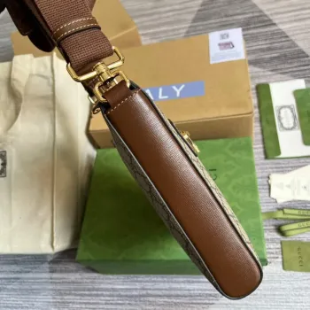 Gucci 681021 GG Supreme messenger bag Brown