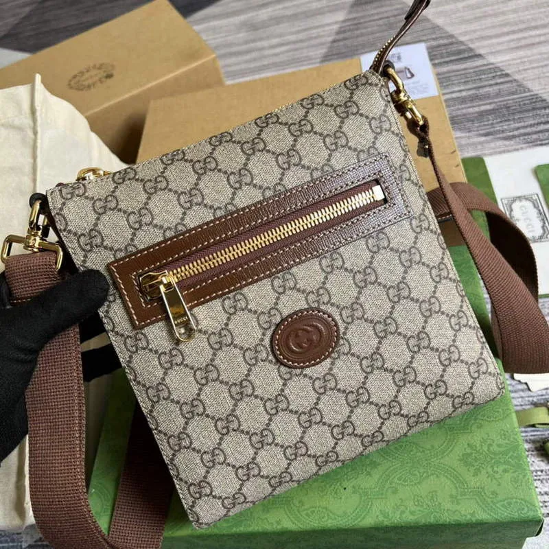 Gucci 681021 GG Supreme messenger bag Brown