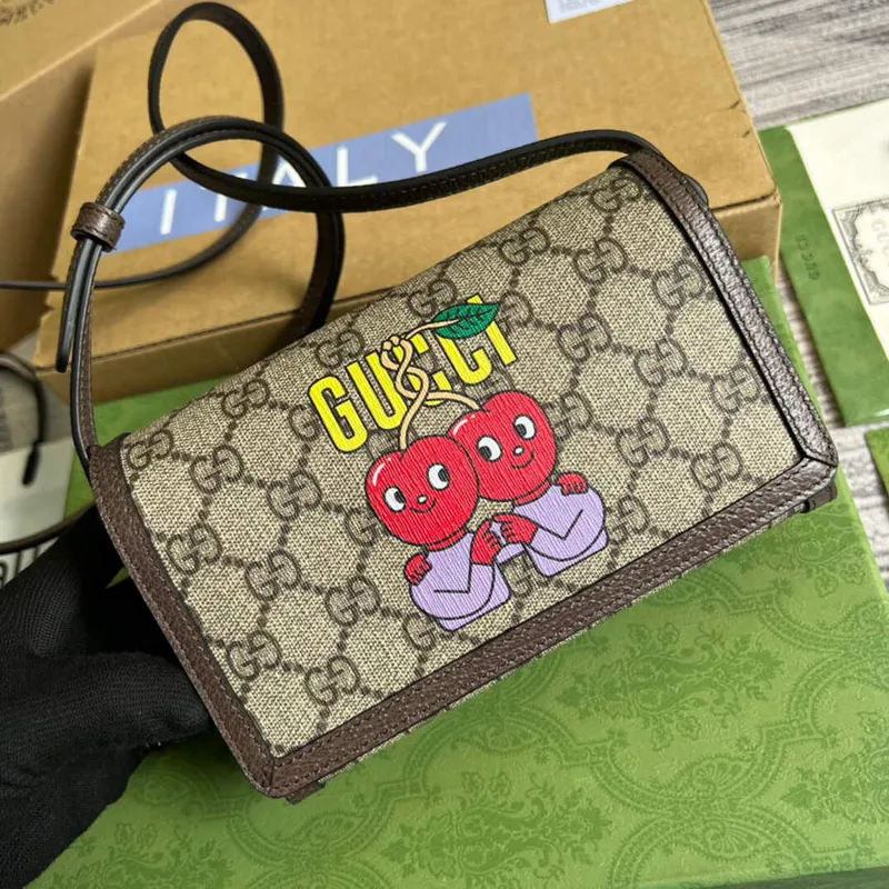 Gucci 700733 Gucci cherry print mini bag