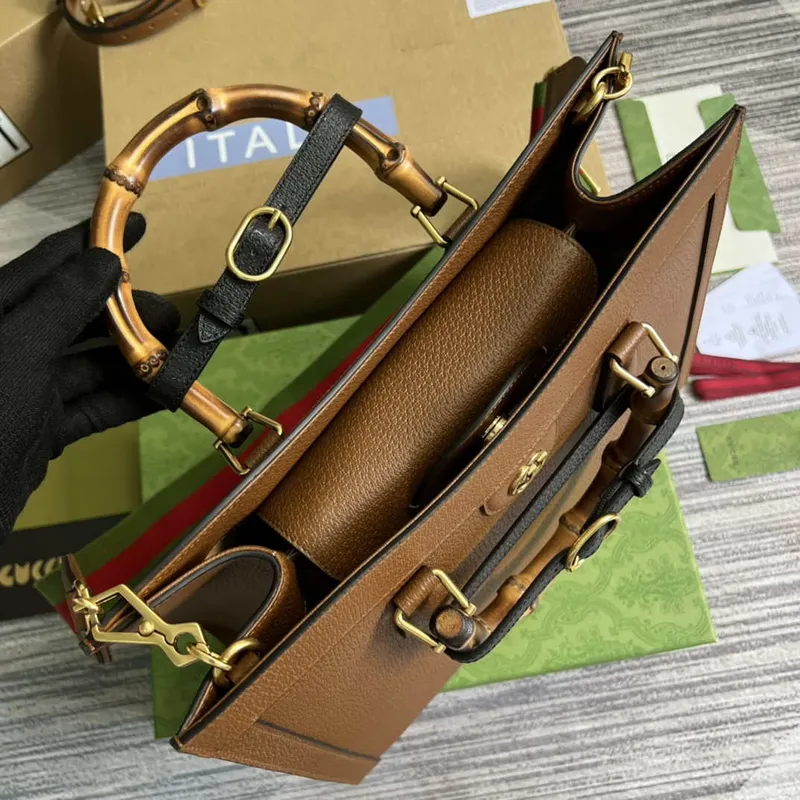 Gucci 678842 Diana medium tote bag Brown