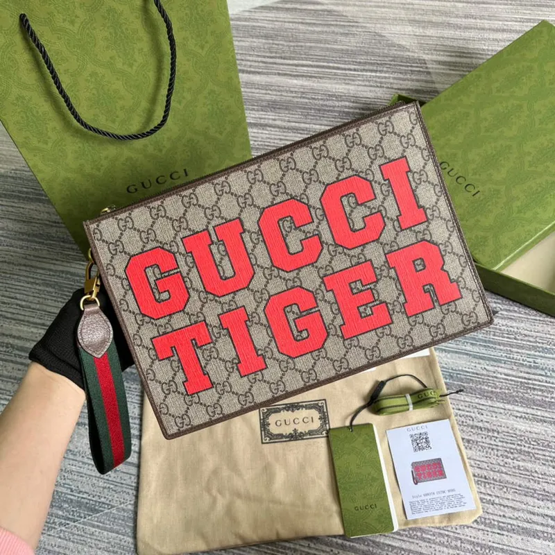 Gucci  688378 Gucci Tiger pouch Bag Brown Print Logo