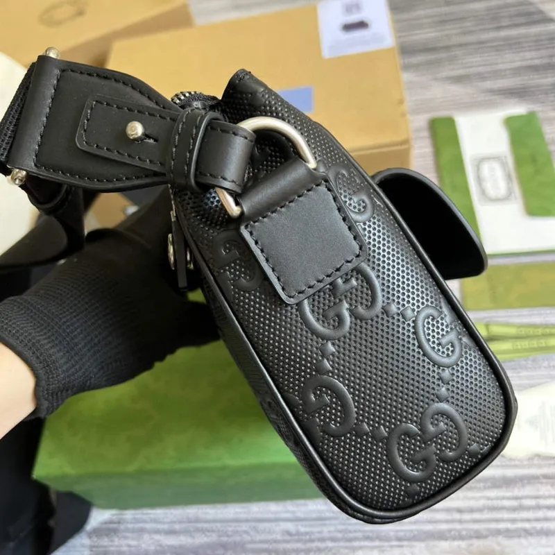 Gucci 674058 GG embossed messenger bag Black