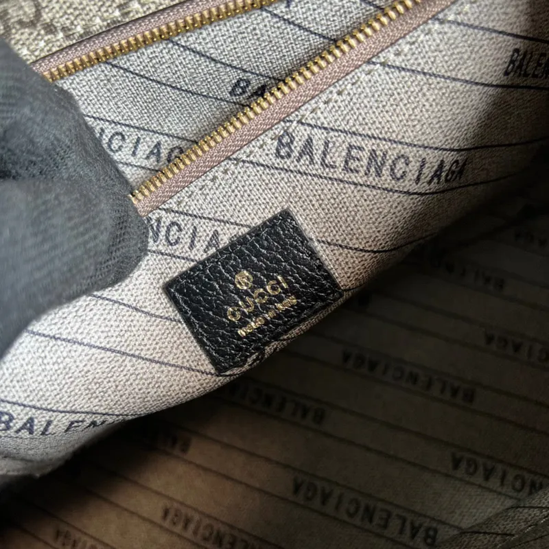 Gucci 681696 The Hacker Project Medium Hourglass bag Beige and ebony