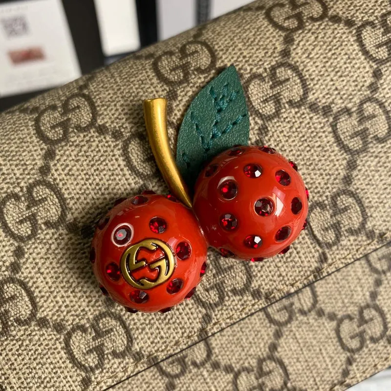 Gucci 481291 GG Supreme mini bag with cherries Red