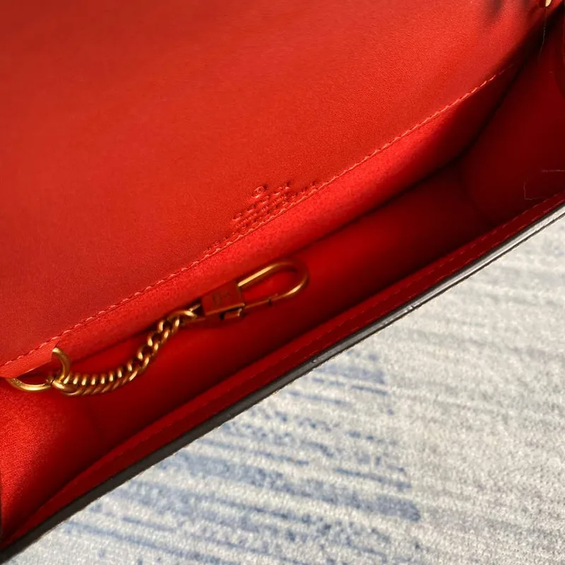 Gucci 481291 GG Supreme mini bag with cherries Red